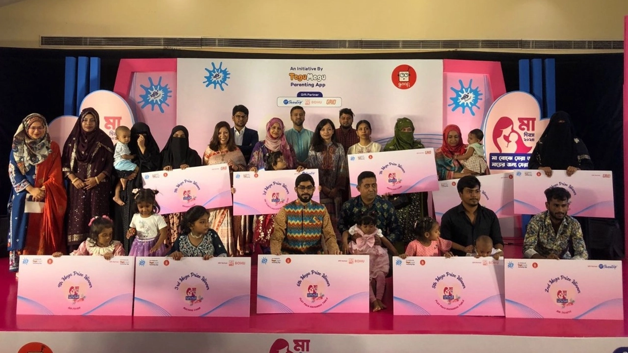 বিজয়ীদের হাতে পুরস্কার তুলে দেওয়া হয়েছে। ছবি : কালবেলা