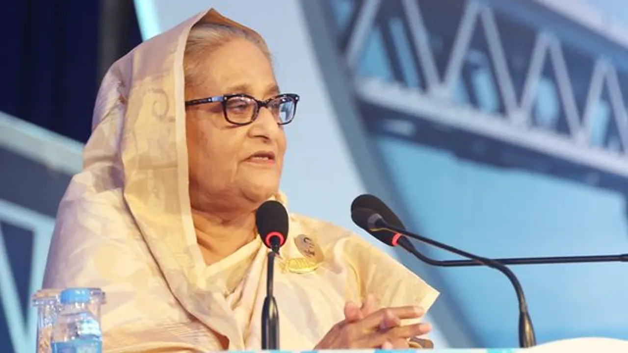পদ্মা সেতুর প্রকল্পের সমাপনী অনুষ্ঠানে প্রধানমন্ত্রী শেখ হাসিনা। ছবি : সংগৃহীত