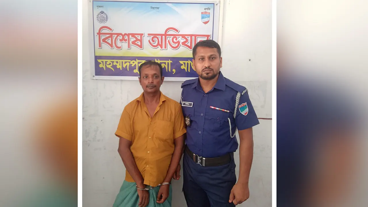 আটককৃত ত্রিনাথ শীল। ছবি : কালবেলা