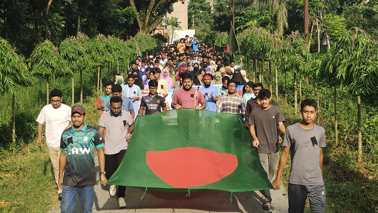 আন্দোলনে ইবি শিক্ষার্থীরা। ছবি : কালবেলা