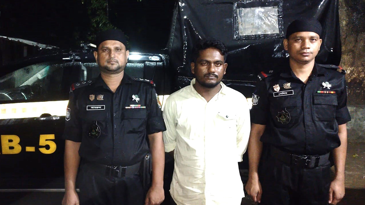 ক্লুলেস হত্যা মামলায় আসামি মুরাদ হোসেন ফেলু। ছবি : সংগৃহীত