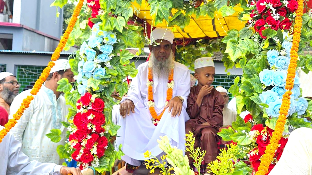 ঘোড়ার গাড়িতে চড়িয়ে বিদায় দেওয়া হয় ইমামকে। ছবি : কালবেলা