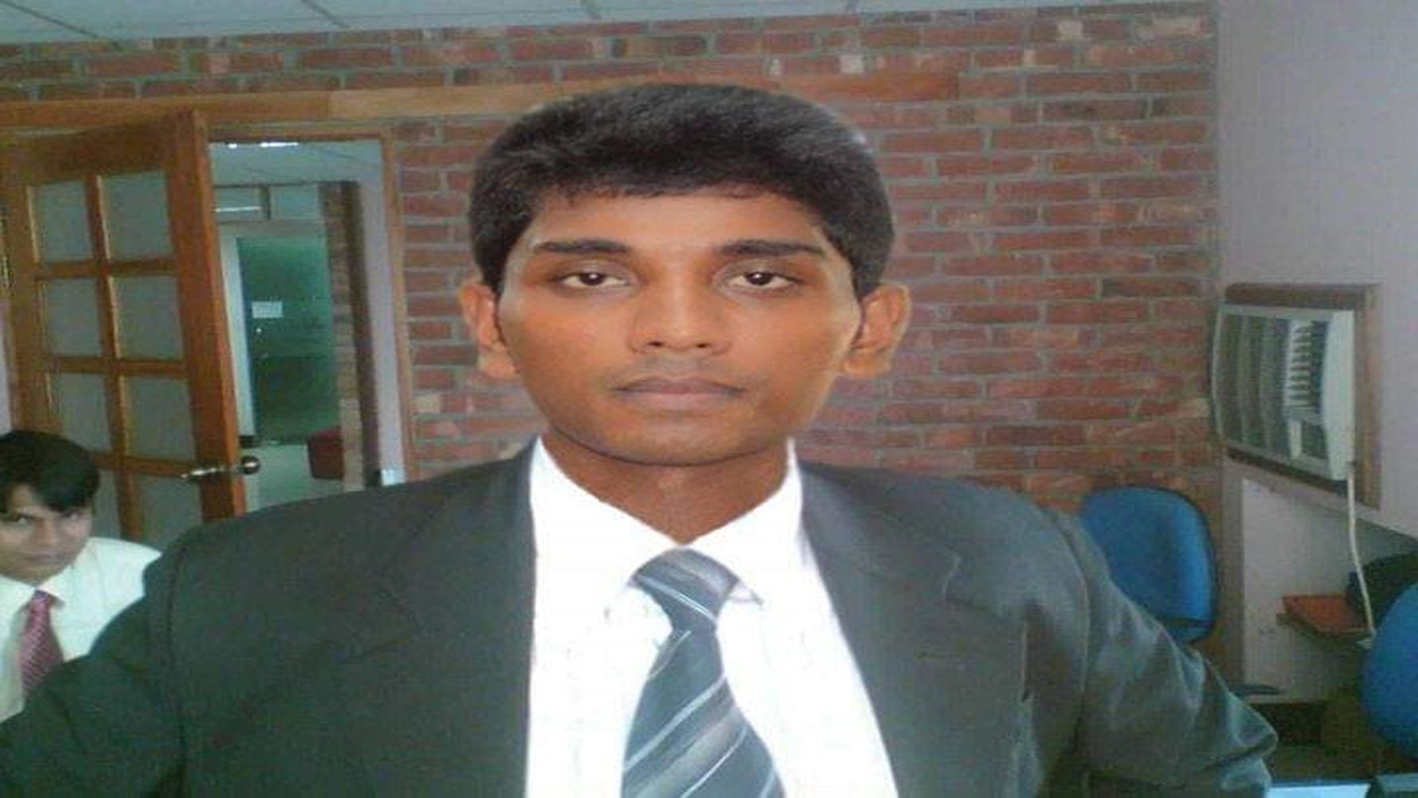 গ্রেপ্তার রাসেল আহমেদ। ছবি : কালবেলা