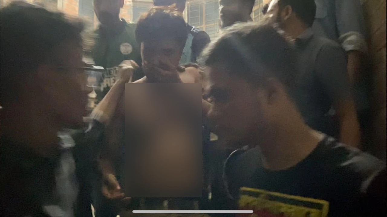 জাবিতে আহত ছাত্রলীগ নেতাকর্মী। ছবি : কালবেলা