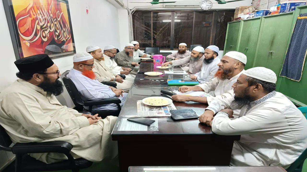 দেশে নৈরাজ্যকর পরিস্থিতির জন্য সরকার দায়ী গোল টেবিল বৈঠকে ইসলামী আন্দোলন। ছবি : কালবেলা
