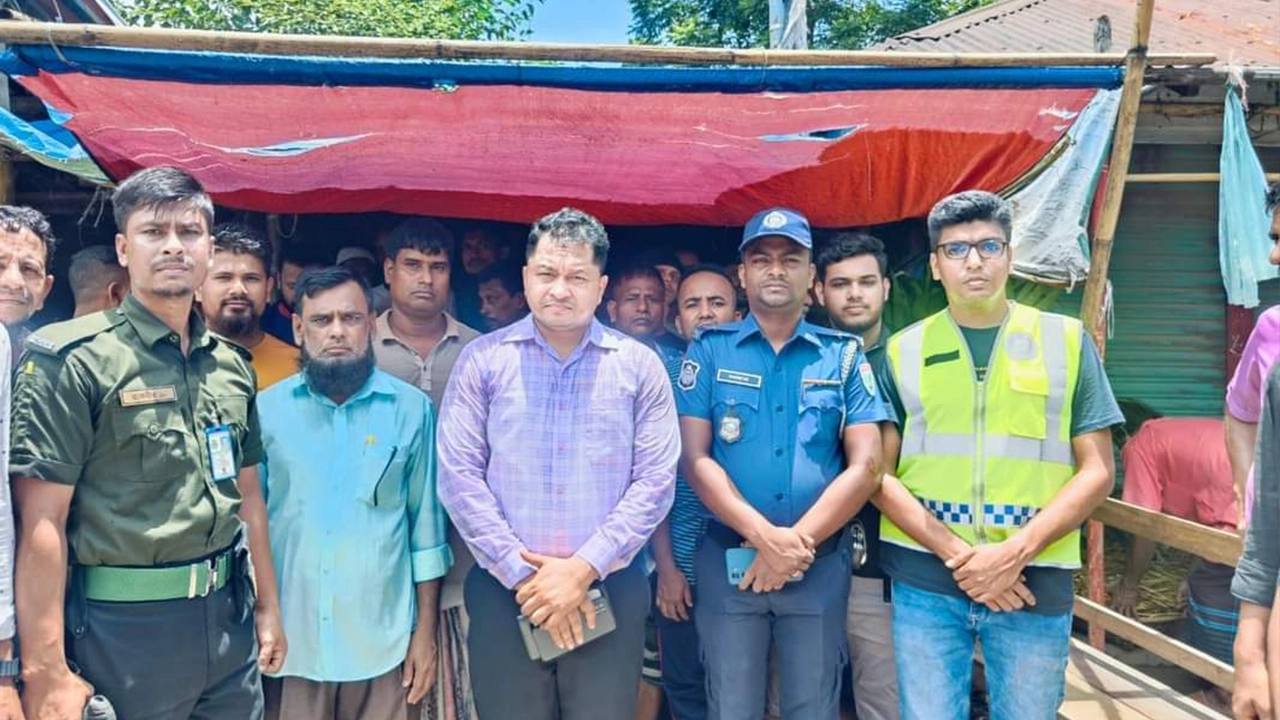 উপজেলা প্রশাসনের উদ্যোগে দখলমুক্ত জাফলং বাজারে বাসস্ট্যান্ডের যাত্রী ছাউনি। ছবি : কালবেলা