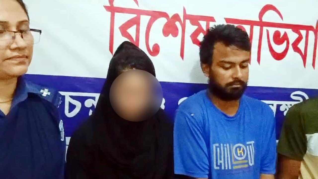 ইয়াবাসহ গ্রেপ্তারকৃতরা। ছবি : কালবেলা
