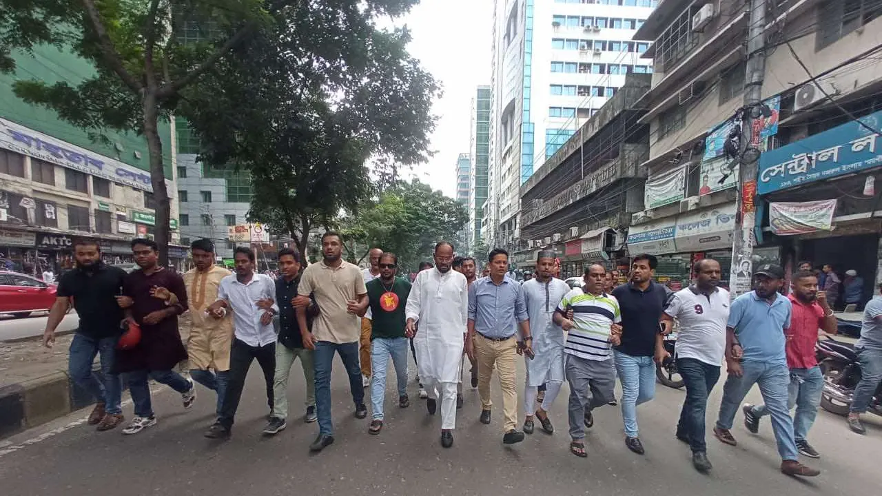 রাজধানীর বিজয়নগর এলাকায় মিছিল করে বিএনপি নেতাকর্মীরা। ছবি : কালবেলা