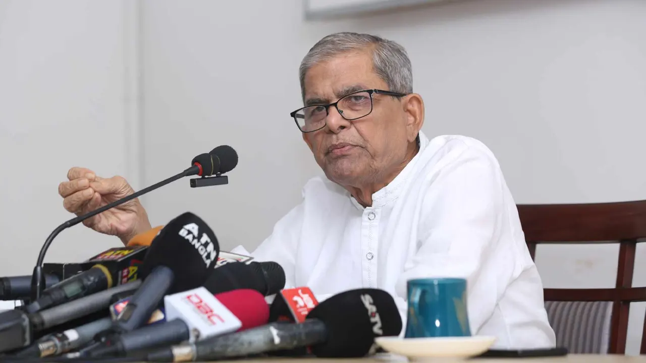 সংবাদ সম্মেলনে বিএনপির মহাসচিব মির্জা ফখরুল ইসলাম আলমগীর। ছবি : কালবেলা
