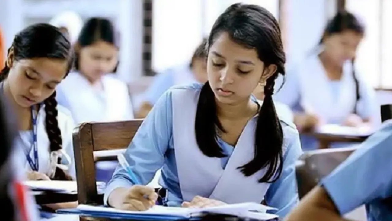 এইচএসসির আগামী সপ্তাহের আরও ৪টি পরীক্ষা স্থগিত করা হয়েছে। ছবি : সংগৃহীত