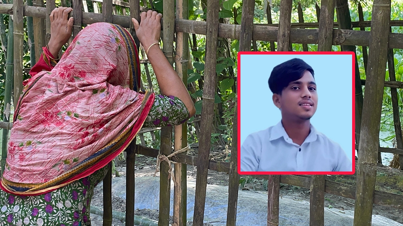 নিহত জুনায়েদ হোসেন (ইনসেট) কবরের পাশে তার মায়ের আহাজারি। ছবি : কালবেলা
