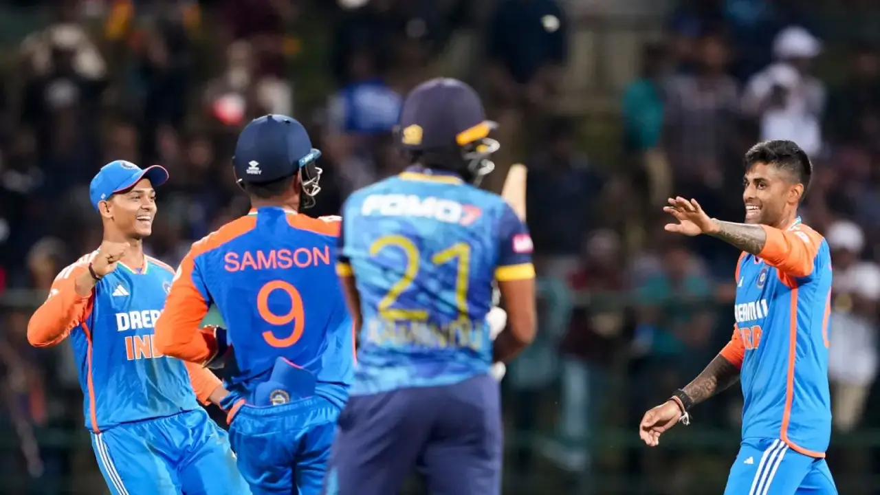 সূর্যকুমার যাদবের পার্ট টাইম বোলিংয়েই পরাস্ত হয় লঙ্কানরা । ছবি : সংগৃহীত