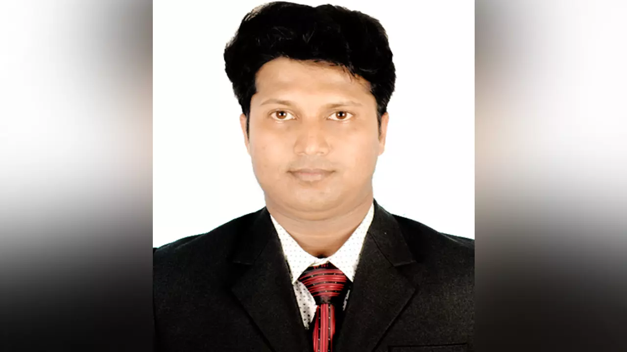 পবিপ্রবি ইমার্জেন্সি ম্যানেজমেন্ট বিভাগের চেয়ারম্যান অধ্যাপক ড. মো. সামসুজ্জোহা। ছবি : কালবেলা