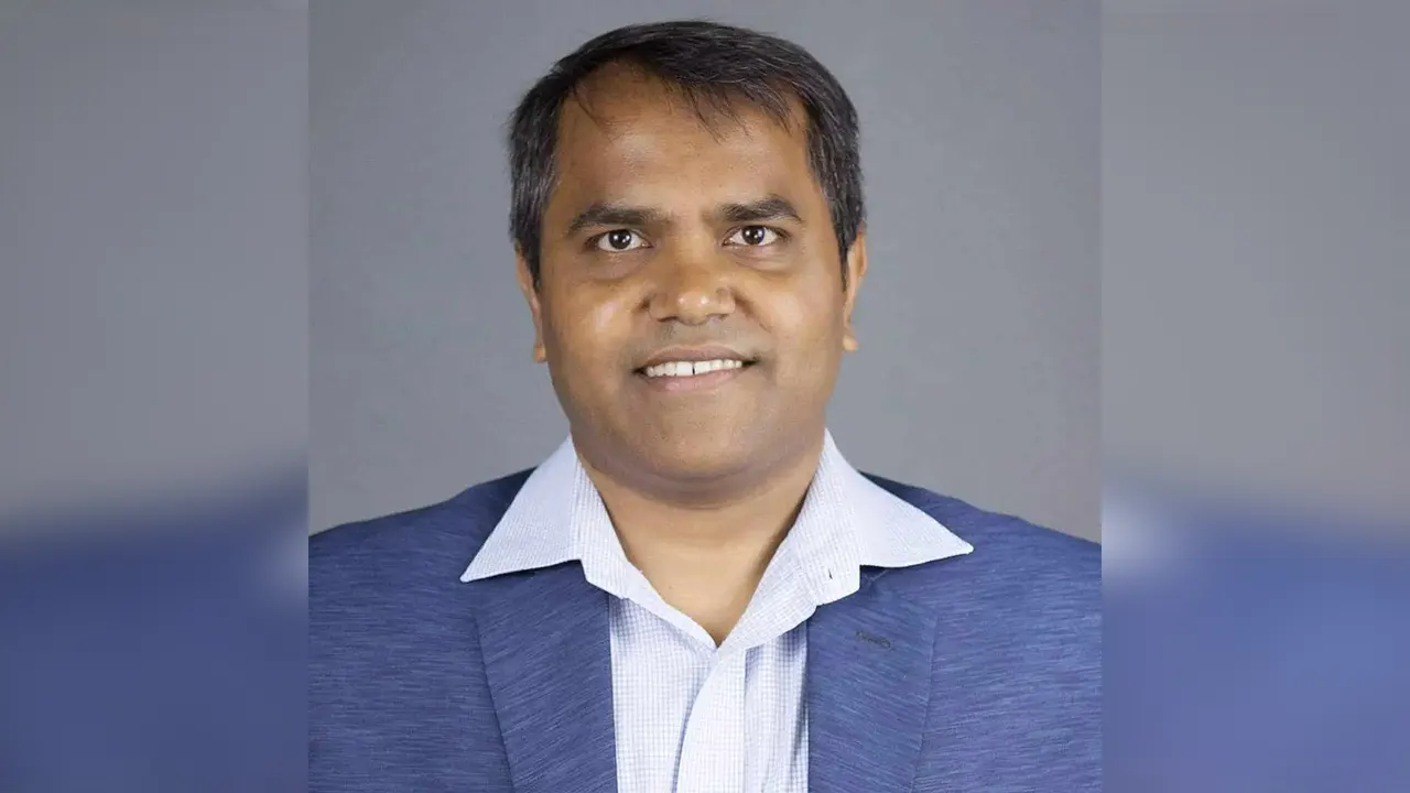 পটুয়াখালী বিজ্ঞান ও প্রযুক্তি বিশ্ববিদ্যালয়ের (পবিপ্রবি) প্রক্টর অধ্যাপক ড. সন্তোষ কুমার বসু। ছবি : কালবেলা