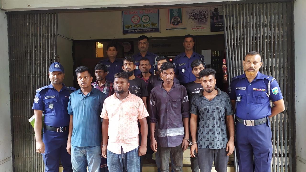 চুরির ঘটনায় গ্রেপ্তাররা। ছবি : কালবেলা