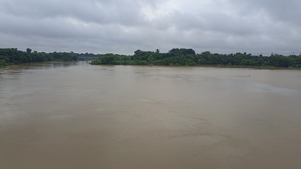 বর্ষায় গোমতী নদী। ছবি : কালবেলা