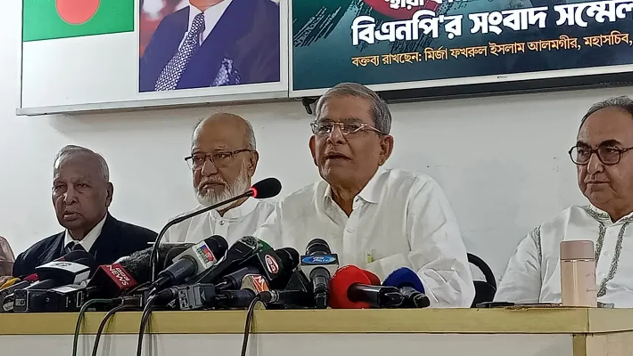মঙ্গলবার সংবাদ সম্মেলনে কথা বলেন বিএনপির মহাসচিব। ছবি : সংগৃহীত