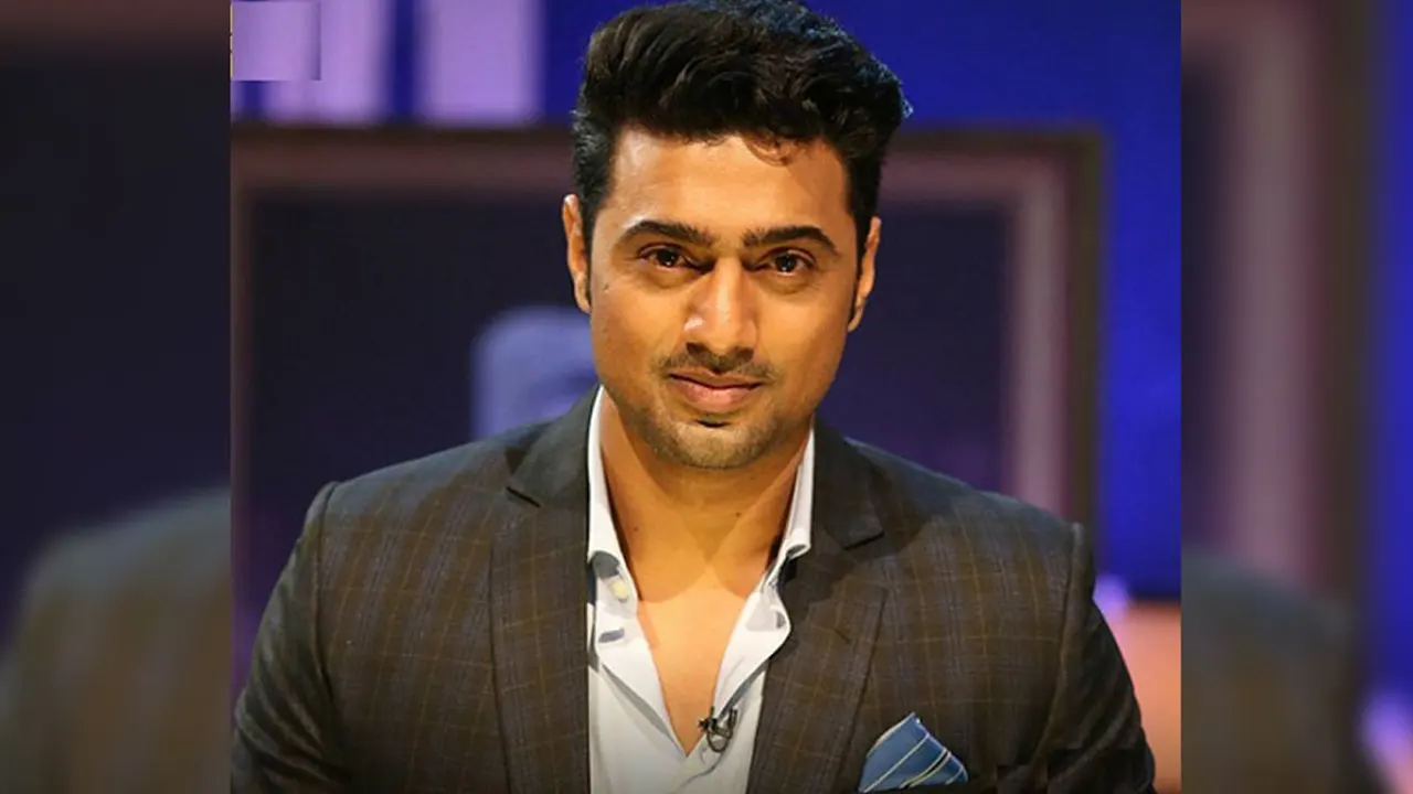 বাংলাদেশে যেন আবার শান্তি ফিরে আসে : দেব। ছবি : সংগৃহীত