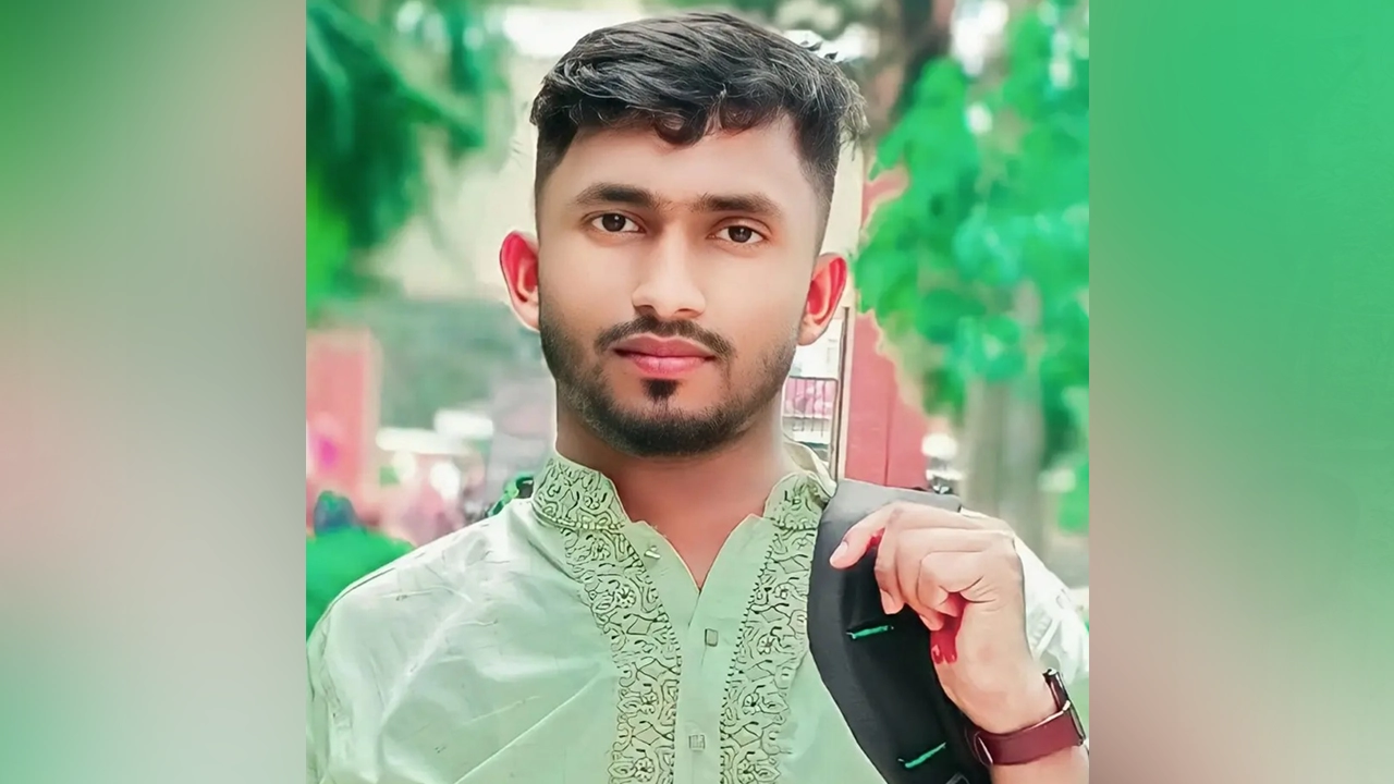 আদিতমারীর কলেজছাত্র মিরাজ খান। পুরোনো ছবি