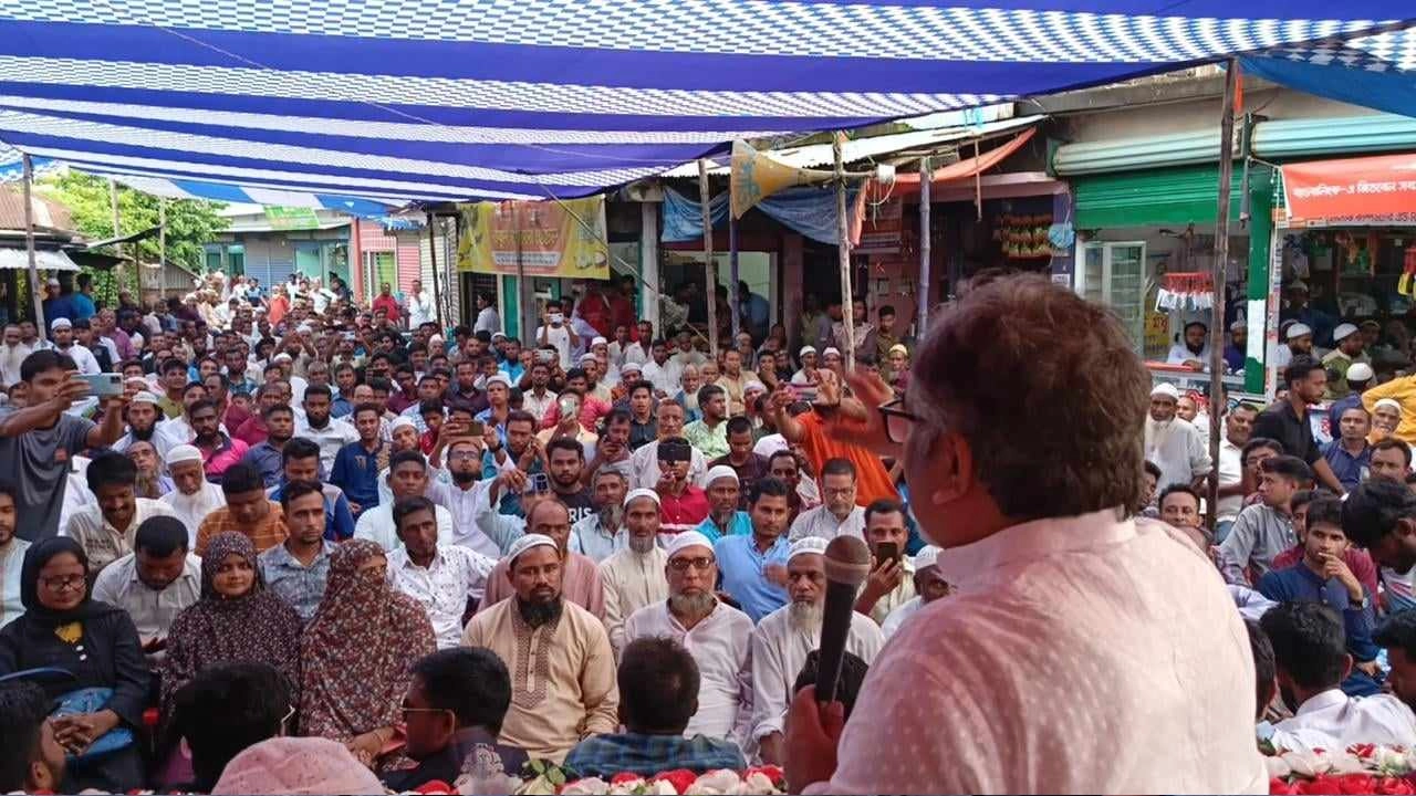 সমাবেশে বক্তব্য দেন এমরান সালেহ প্রিন্স। ছবি : কালবেলা