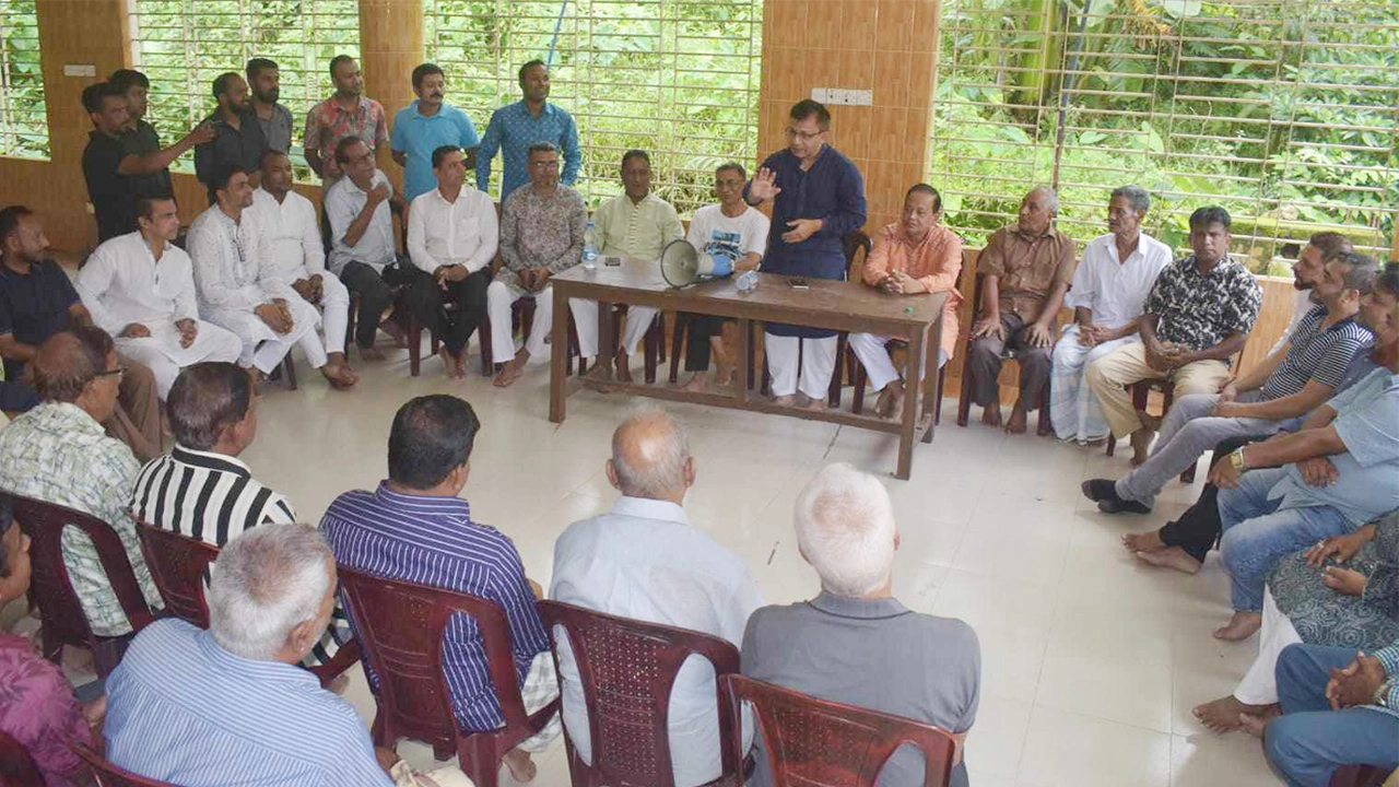 সিলেটের টিলাগড় গোপালটিল মন্দির কর্তৃপক্ষের সঙ্গে মতবিনিময় সভা অনুষ্ঠিত। ছবি : কালবেলা
