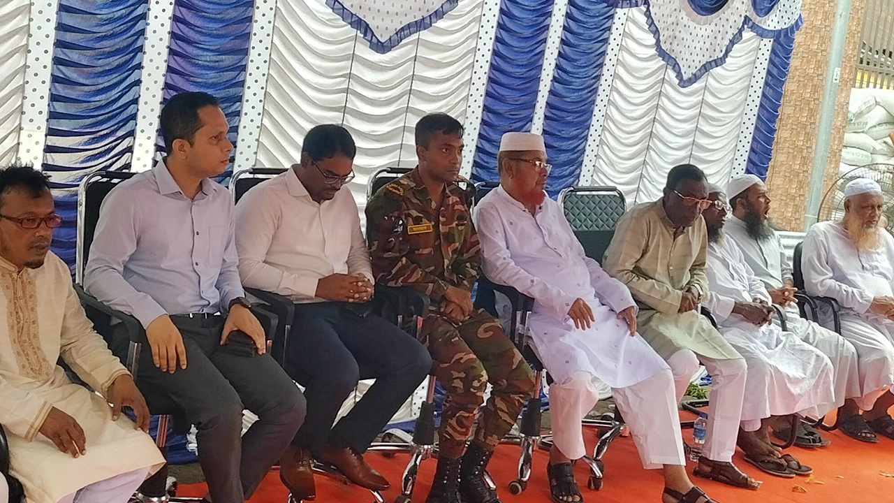 মণিরামপুর থানা চত্বরে মতবিনিময় সভার আয়োজন করা হয়। ছবি : কালবেলা