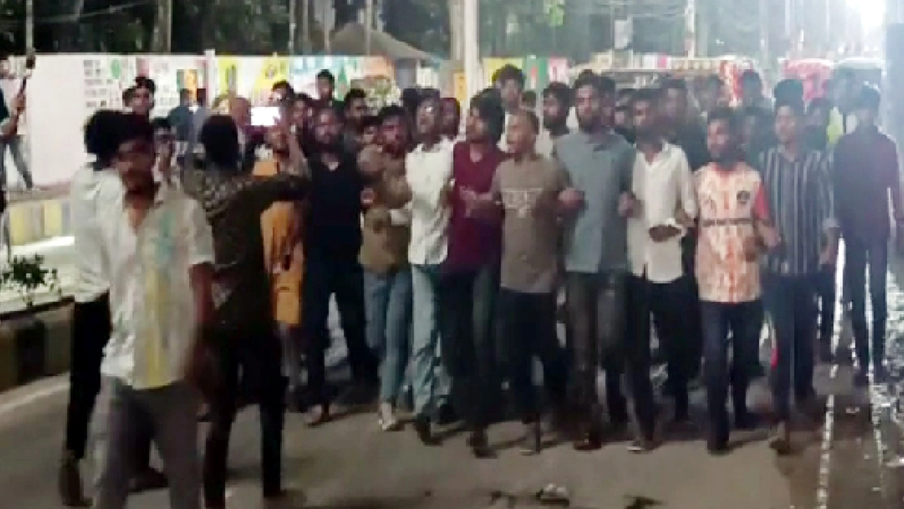 টাঙ্গাইলে যুবদল ও ছাত্রদলের বিক্ষোভ মিছিল। ছবি : কালবেলা