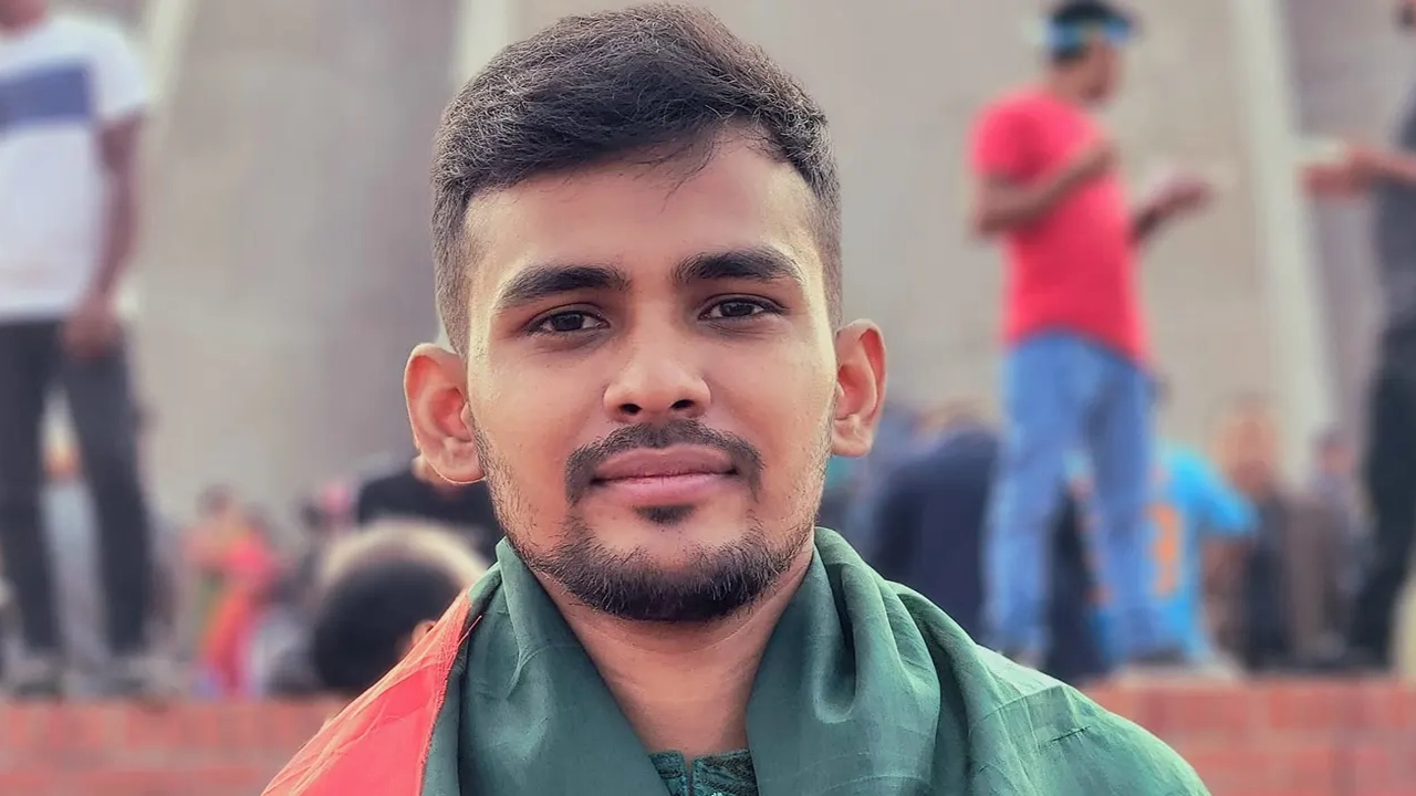 যুব ও ক্রীড়া উপদেষ্টা আসিফ মাহমুদ । ছবি : সংগৃহীত