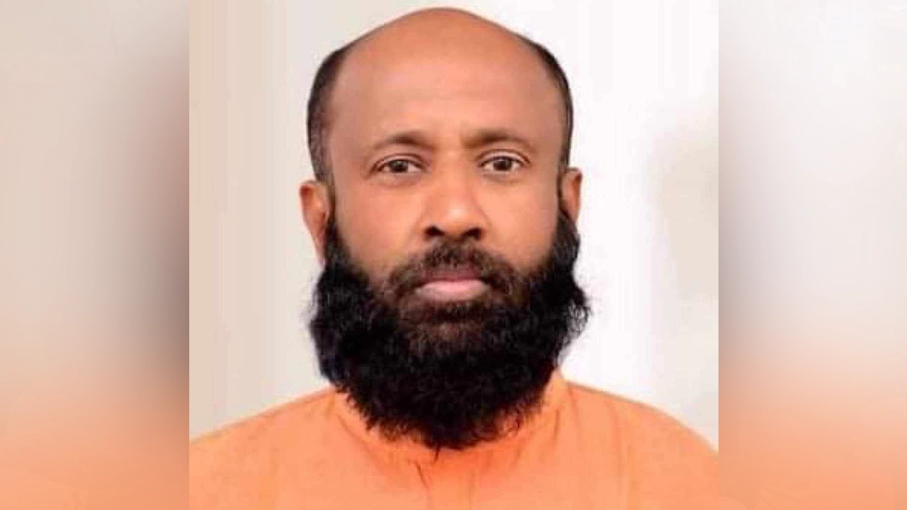 লক্ষ্মীপুর সদর উপজেলা পরিষদের চেয়ারম্যান ও যুবলীগের সাবেক সভাপতি একেএম সালাহ উদ্দিন টিপু।