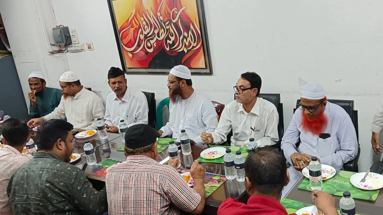 জাতীয় হিন্দু মহাজোট নেতাদের সঙ্গে মতবিনিময় করেছেন ইসলামী আন্দোলন বাংলাদেশের নেতারা। ছবি : সংগৃহীত