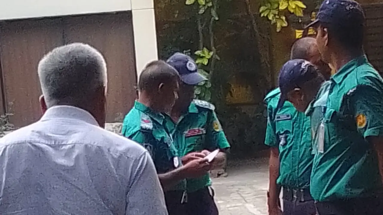 খালেদা জিয়ার নিরাপত্তায় পুলিশ মোতায়েন। ছবি : কালবেলা