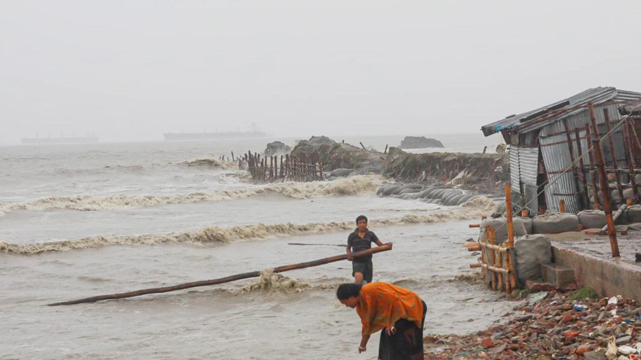 উত্তাল বঙ্গোপসাগর। ছবি : কালবেলা