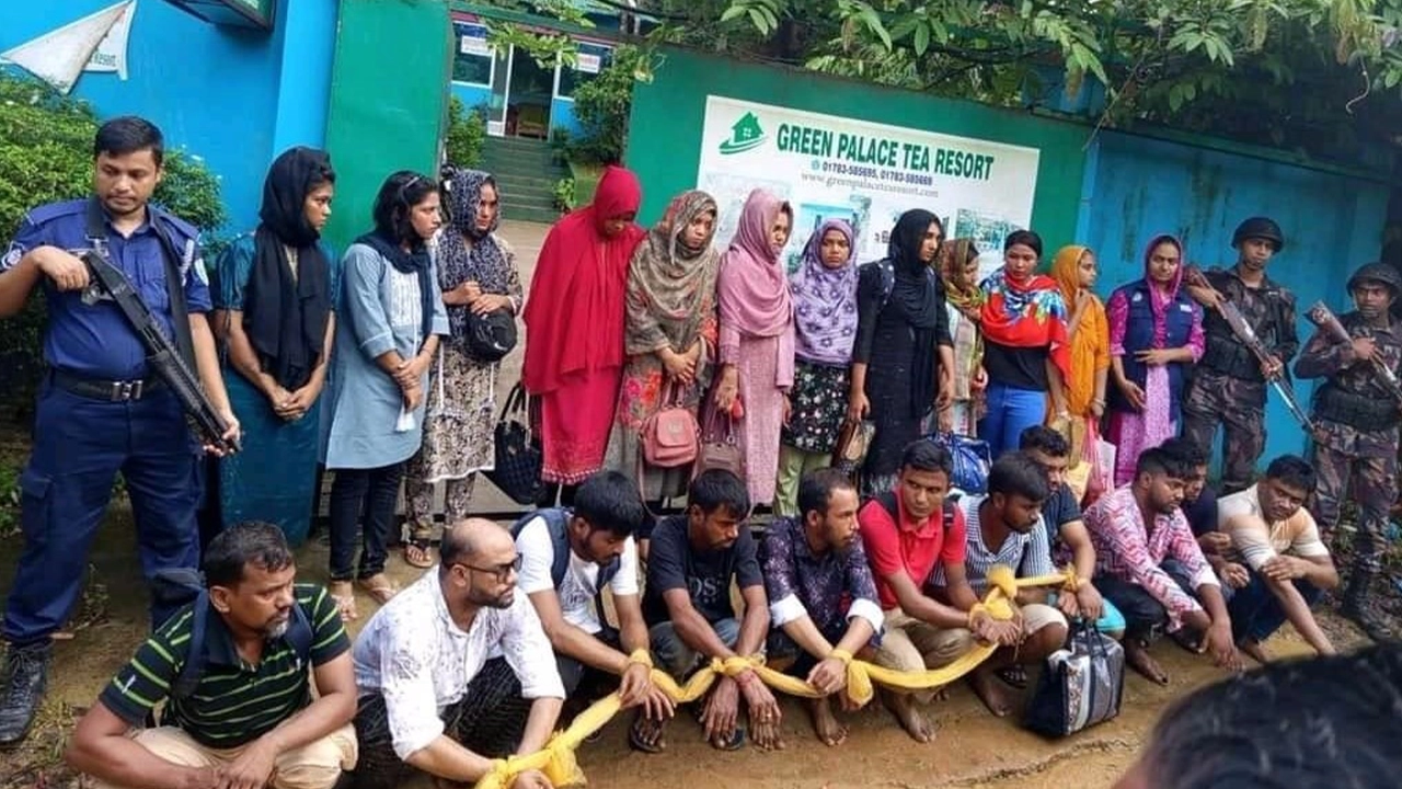 রিসোর্ট থেকে আটকরা। ছবি : কালবেলা