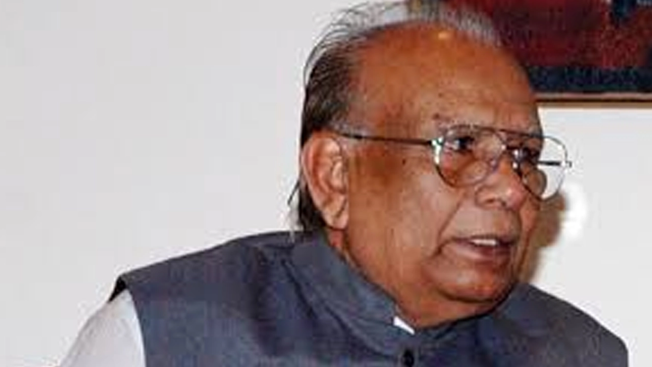 সাবেক পানিসম্পদমন্ত্রী রমেশ চন্দ্র সেন। পুরোনো ছবি