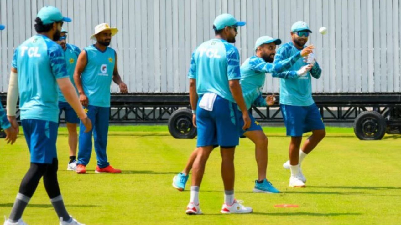 ‘এই থার্ড ক্লাস নির্বাচক কমিটির লজ্জা থাকা দরকার’