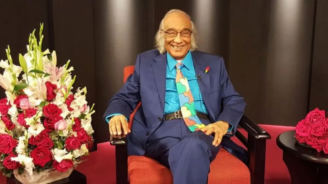 বরেণ্য লেখক ও সিনিয়র সাংবাদিক শফিক রেহমান। পুরোনো ছবি
