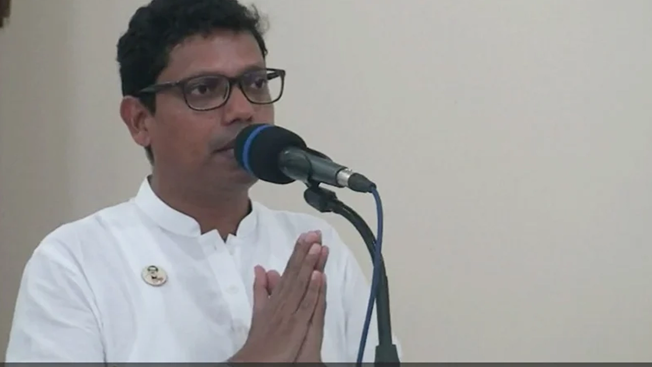 রিমান্ডে নেওয়ার পর মানসিকাভাবে ভেঙে পড়েছেন জুনাইদ আহমেদ পলক। ছবি : সংগৃহীত