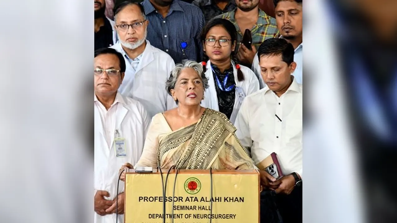 সোমবার (১৯ আগস্ট) ঢাকা মেডিকেলে চিকিৎসাধীন বৈষম্যবিরোধী ছাত্র আন্দোলনে আহত ব্যক্তিদের দেখার পর সাংবাদিকদের সঙ্গে কথা বলেন সমাজকল্যাণ উপদেষ্টা শারমিন এস মুরশিদ।