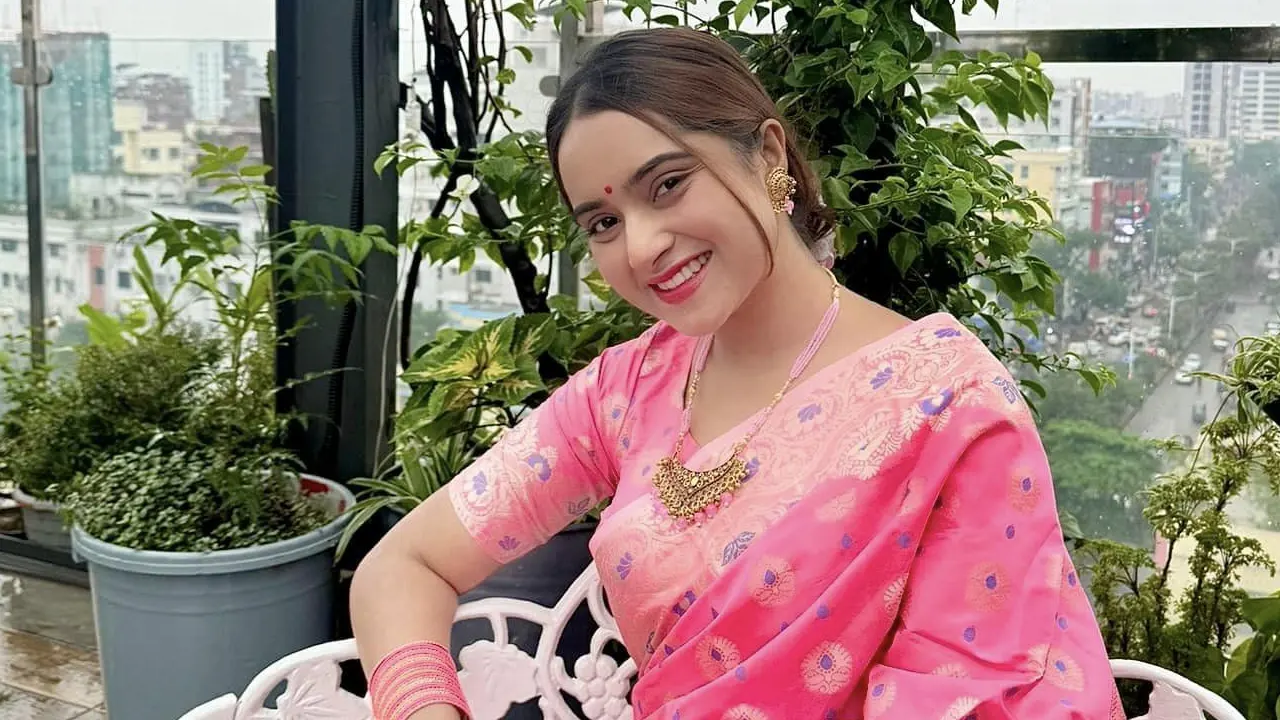 আমি সবার সঙ্গে কাজ করি: কেয়া পায়েল। ছবি অভিনেত্রীর ফেসবুক থেকে