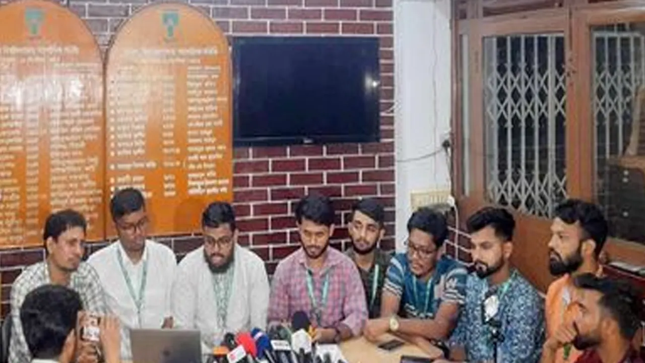 স্বাস্থ্যবিষয়ক উপকমিটি গঠনের পর সংবাদ সম্মেলন। ছবি : কালবেলা