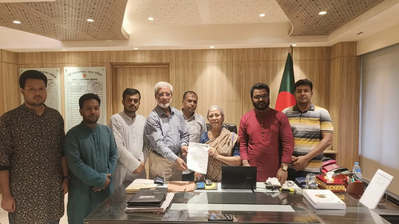 মৎস্য ও প্রাণিসম্পদ উপদেষ্টার সঙ্গে গণঅধিকার পরিষদের প্রতিনিধি দল। ছবি : কালবেলা