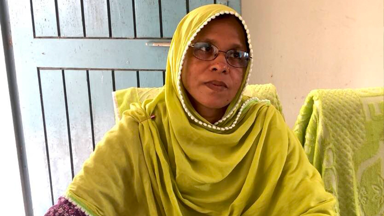 গগনপুর উচ্চ বিদ্যালয়ে আইসিটি বিষয়ের শিক্ষিকা মোসা. সুরাতুন জান্নাত। ছবি : কালবেলা