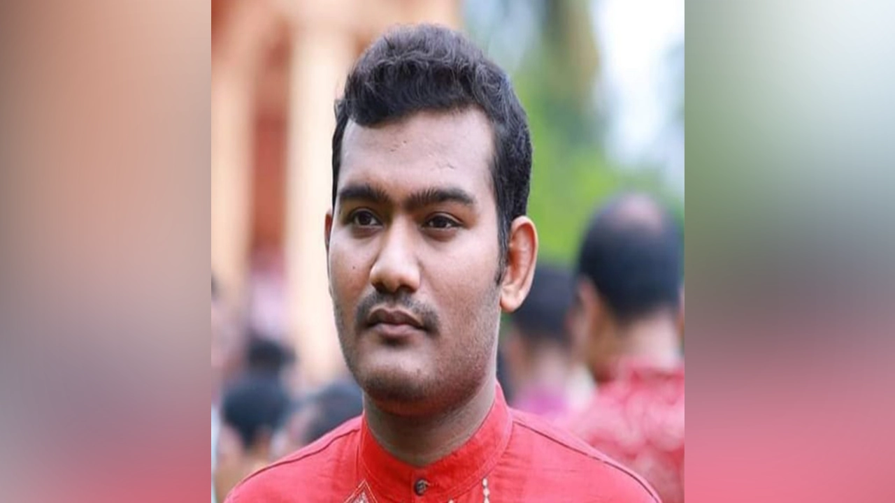 যশোরের 'শাহারিয়া ম্যাথ' নামের একটি অনলাইন কোচিং সেন্টারের শিক্ষক শাহারিয়া অপু। ছবি : কালবেলা