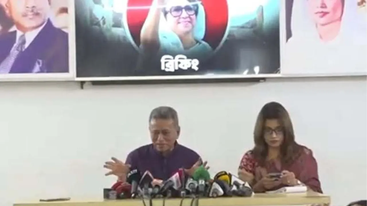 পাকিস্তানের হাইকমিশনারের সঙ্গে বৈঠক শেষে আমীর খসরু । ছবি : কালবেলা