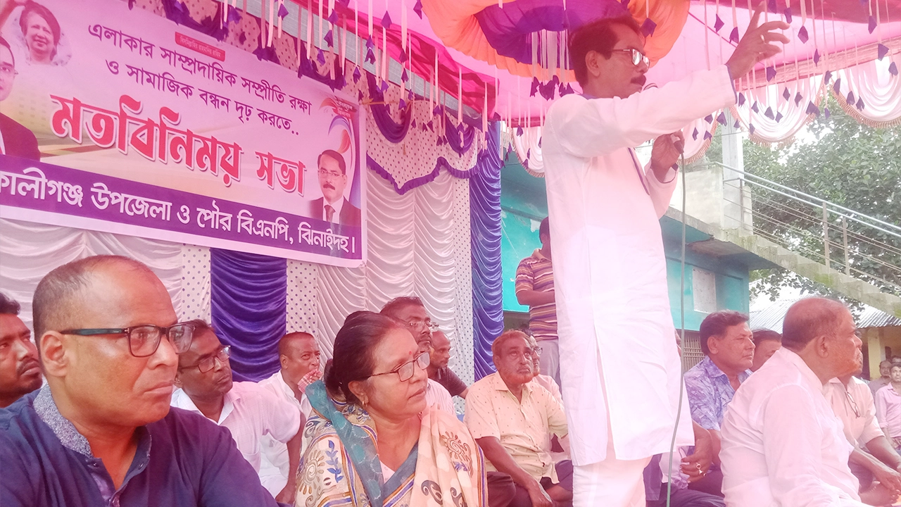 ঝিনাইদহ কালীগঞ্জে সনাতন ধর্মাবলম্বীদের সঙ্গে মতবিনিময় সভায় কেন্দ্রীয় স্বেচ্ছাসেবক দলের সিনিয়র যুগ্ম সাধারণ সম্পাদক সাইফুল ইসলাম ফিরোজ। ছবি : কালবেলা