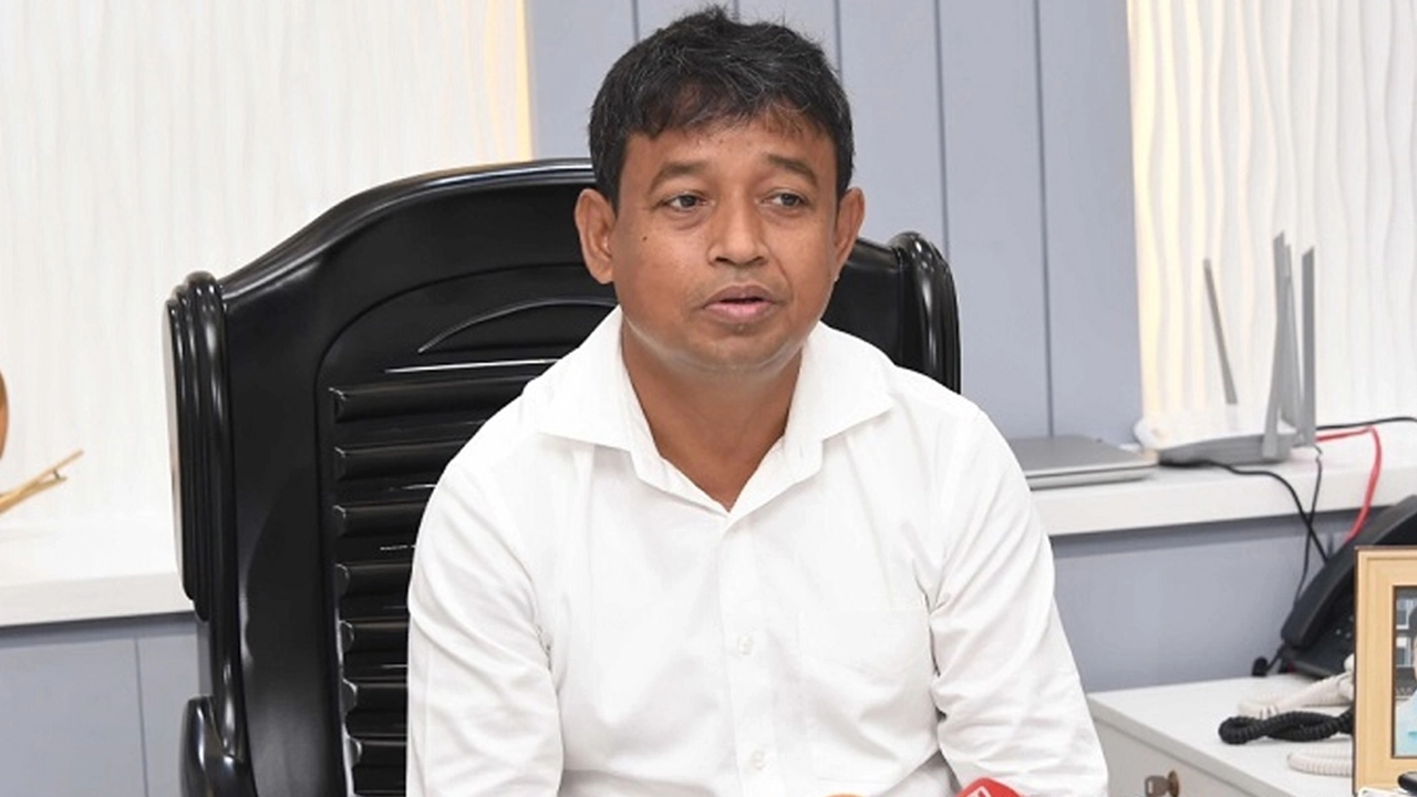 ডিএমপির সাবেক ডিবিপ্রধান হারুন অর রশীদ। পুরোনো ছবি