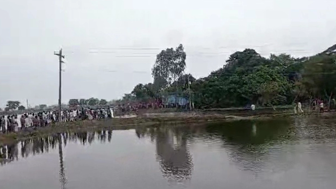 হবিগঞ্জের আজমিরীগঞ্জে পূর্ব বিরোধের জেরে দুপক্ষের সংঘর্ষের একটি চিত্র। ছবি : কালবেলা