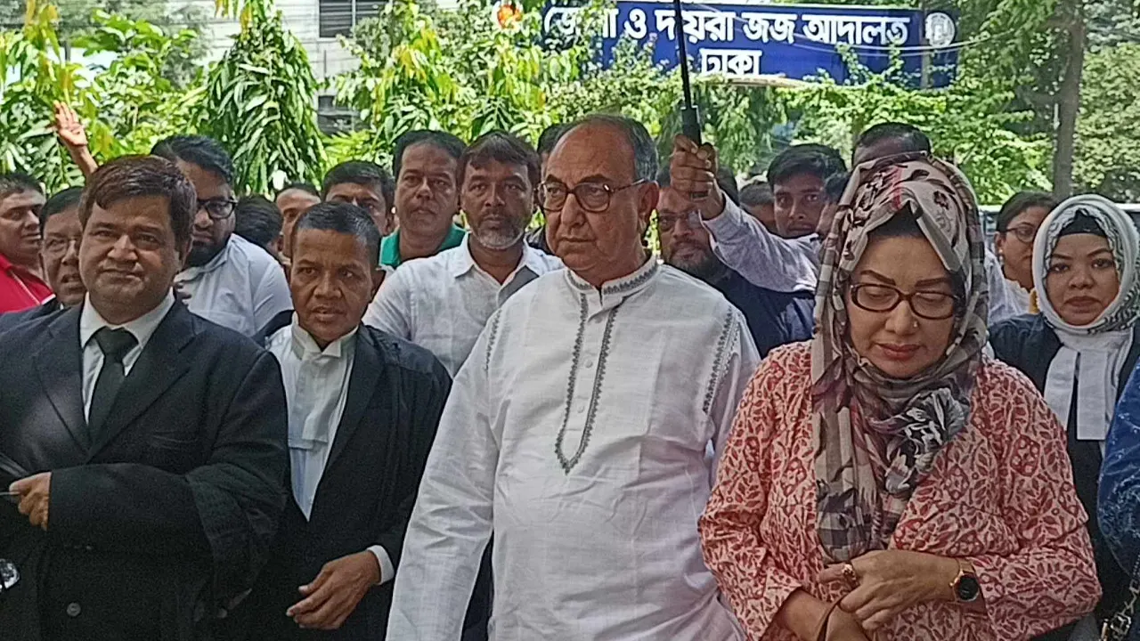 আদালতে বিএনপির স্থায়ী কমিটির সদস্য মির্জা আব্বাস। ছবি : কালবেলা