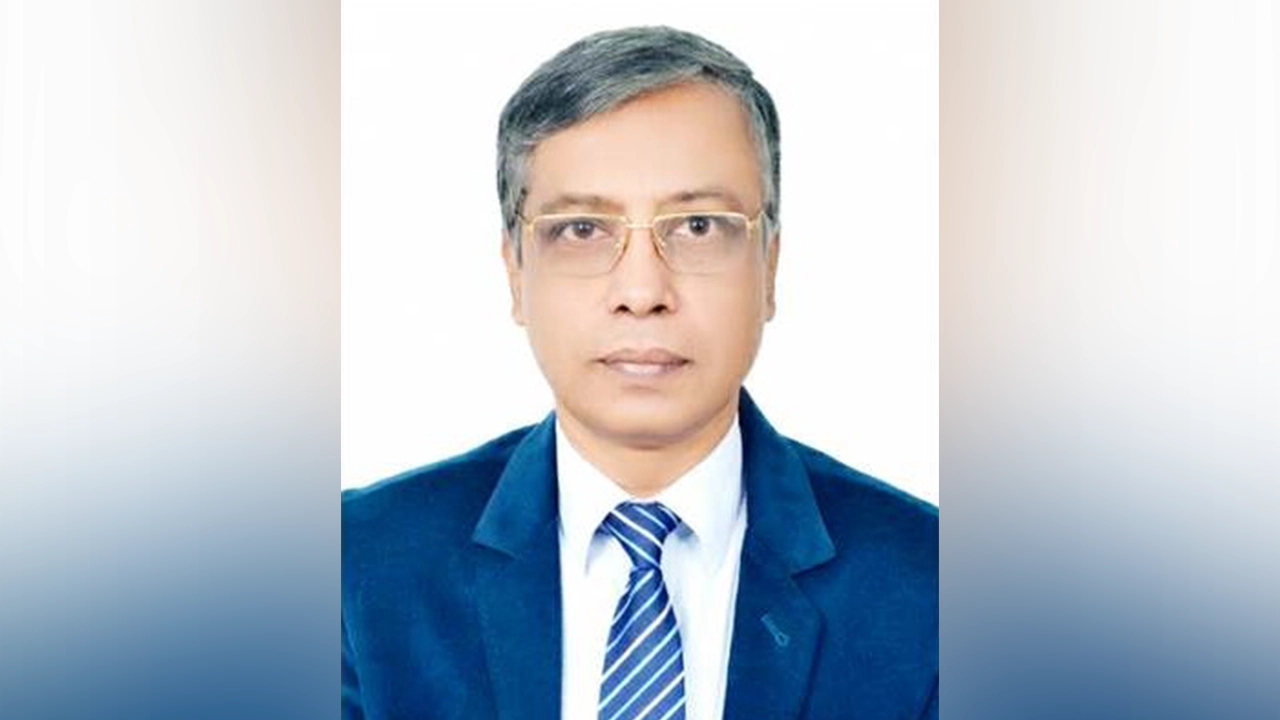 অধ্যাপক এ কে এম রিয়াজুল হাসান। ছবি : সংগৃহীত