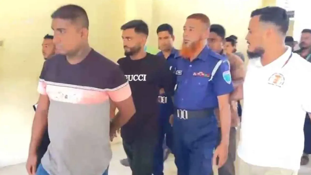 সুনামগঞ্জ পৌর ছাত্রদলের যুগ্ম আহ্বায়ক মুস্তাক হোসেন ও ছাত্রদল কর্মী সাইফুল ইসলাম রাহি। ছবি : সংগৃহীত